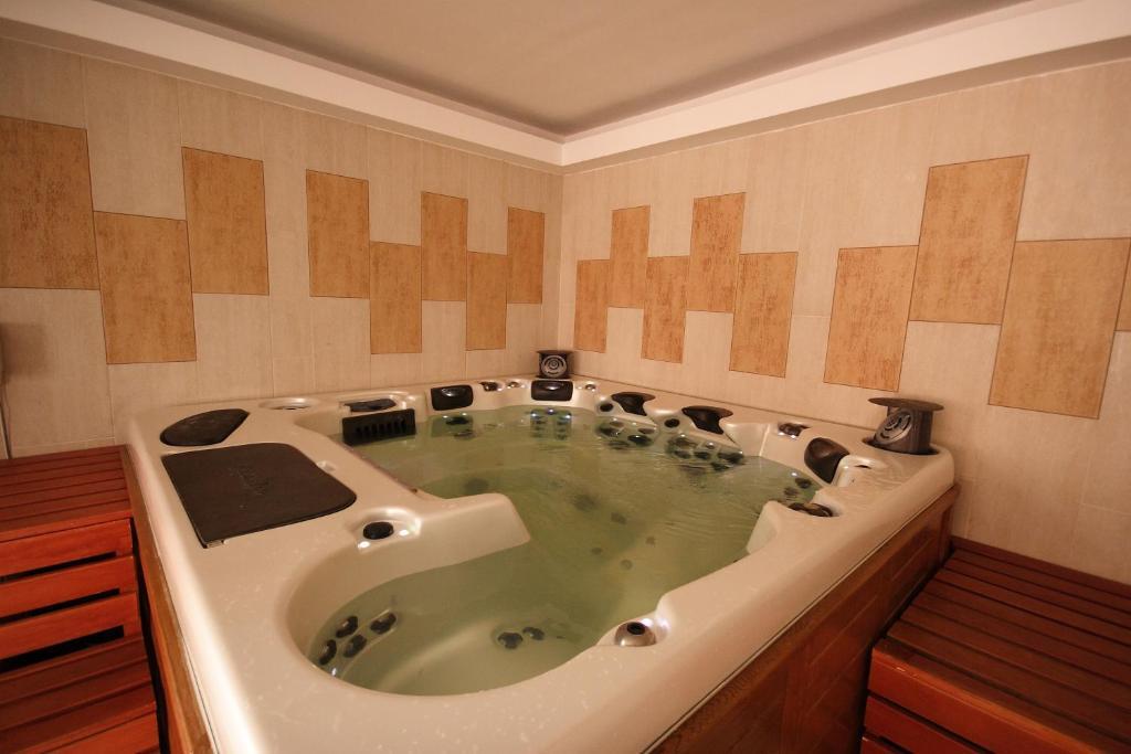 Hajdúszoboszló Panorama Wellness Apartman Hotel المظهر الخارجي الصورة